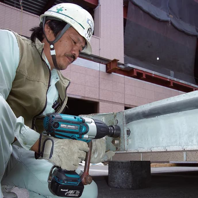 Makita DTW450RFE Darbeli Somun Sıkma 18V thumbnail 3