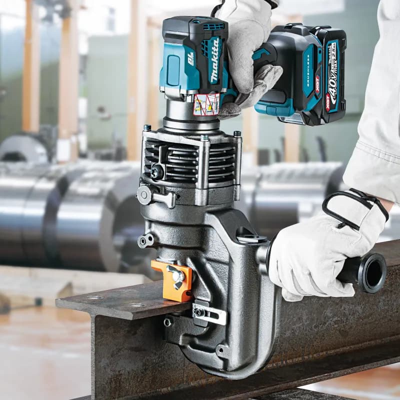 Makita PP001G Akülü Panç Delik Açma 40V thumbnail 2
