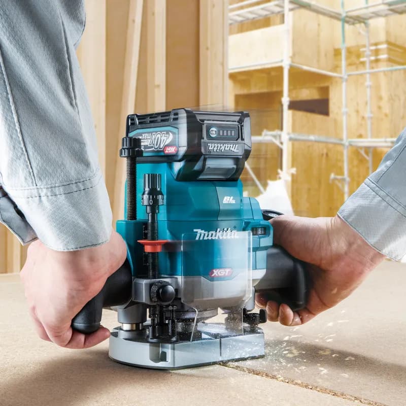 Makita RP001G Akülü Freze 40V thumbnail 2