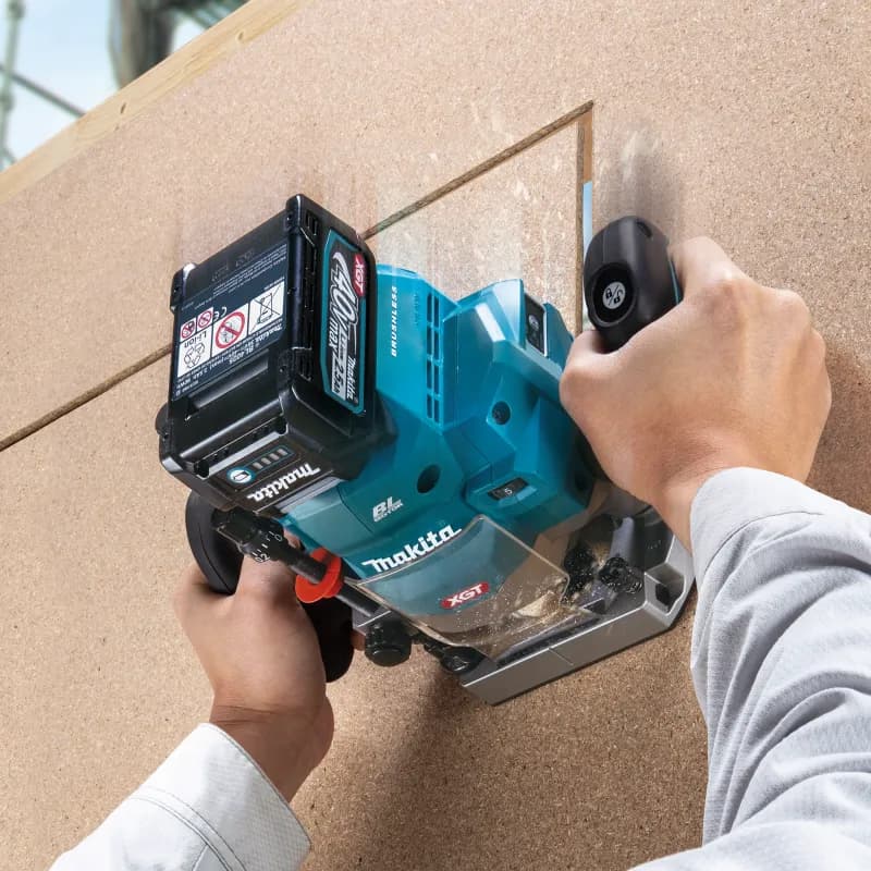 Makita RP001G Akülü Freze 40V thumbnail 3